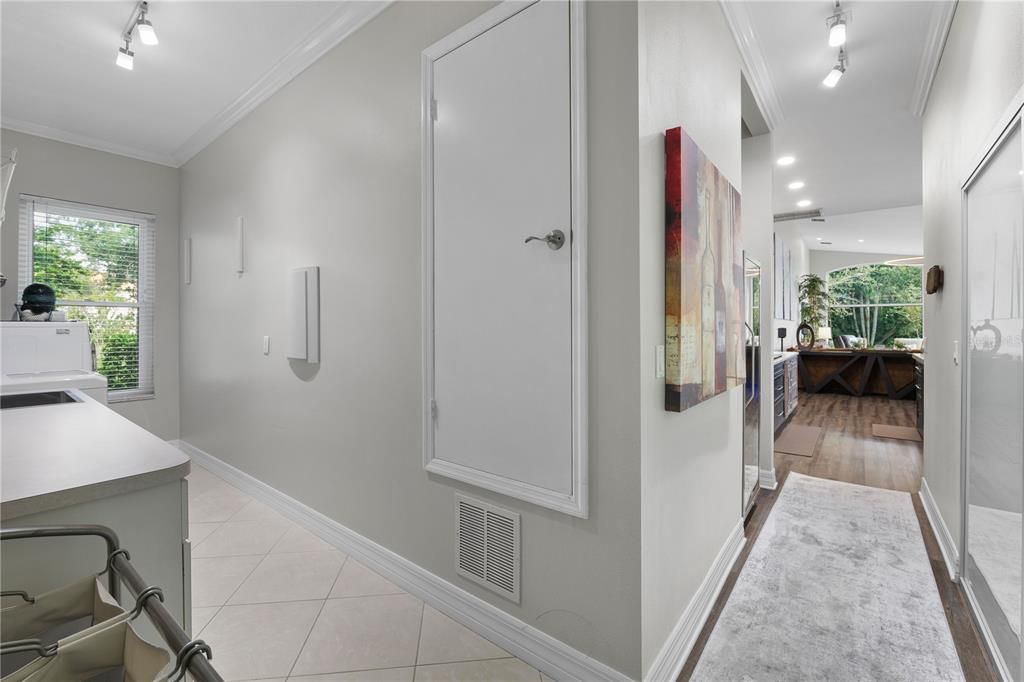 Interior, Recessed Lighting, Wood Texture Flooring