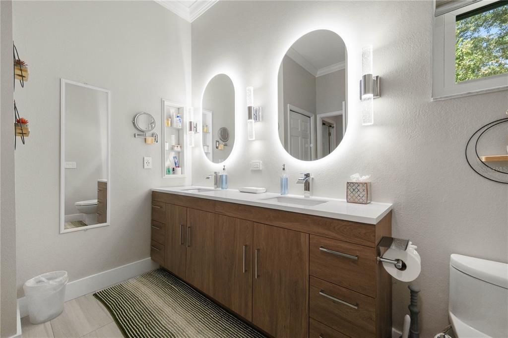Bathroom, Dual Sink Vanities, Interior