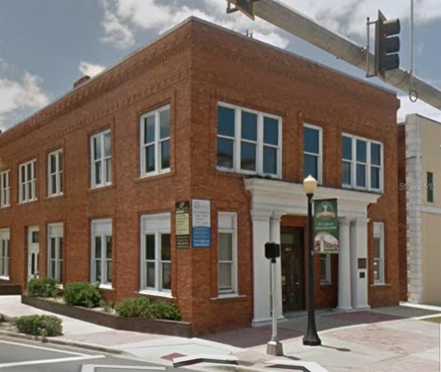 Exterior, Facade, Brick Facade, Rowhouse