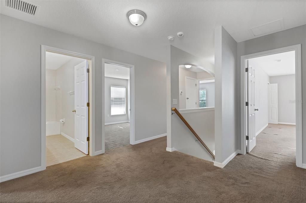 Empty room, Interior