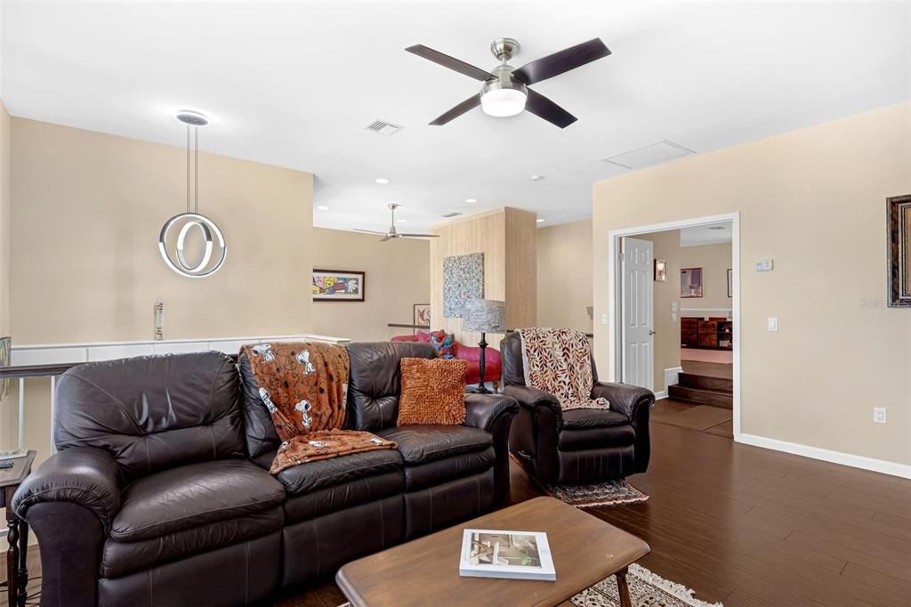 Interior, Living room, Pendant Lights, Recessed Lighting, Wood Texture Flooring