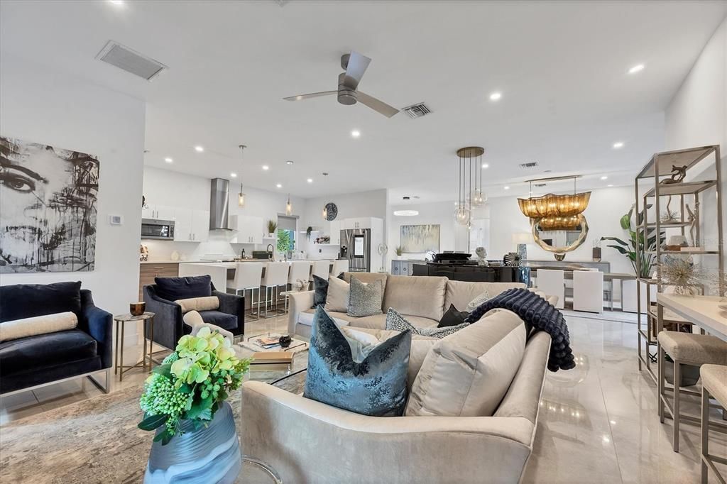 Chandelier, Interior, Kitchen, Living room, Pendant Lights, Recessed Lighting, Stainless Steel Appliances