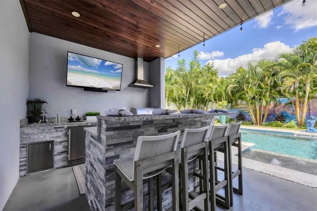 Exterior, Outdoor Kitchen