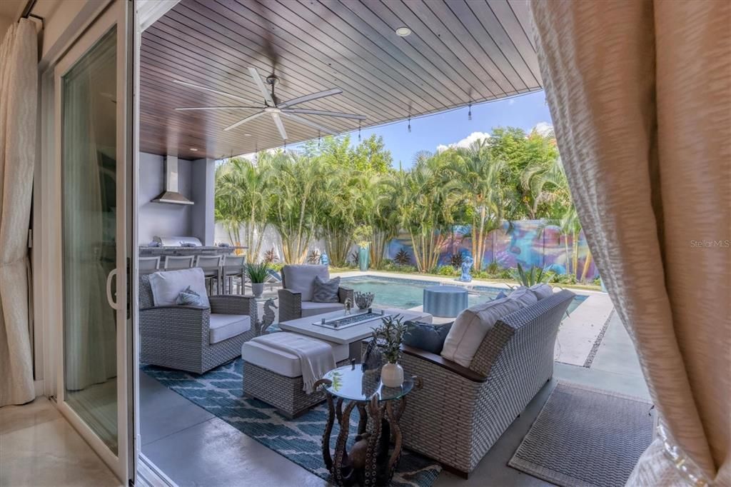 Exterior, Outdoor Kitchen