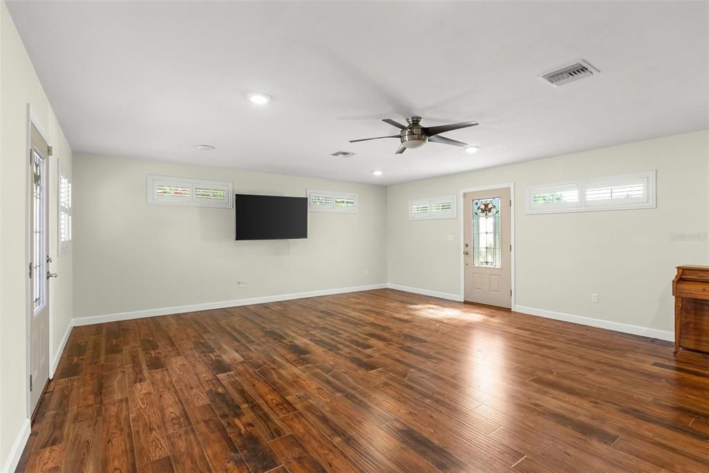 Empty room, Interior, Recessed Lighting, Wood Texture Flooring