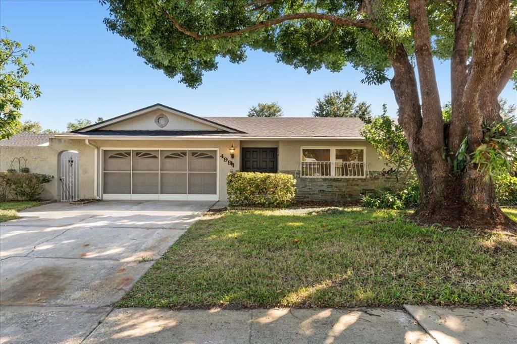 Attached, Exterior, Facade, Ranch