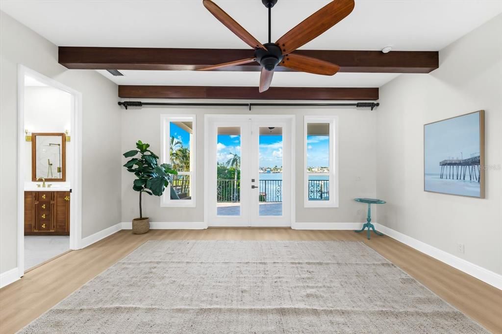 Empty room, Interior, Water, Wooden Beams, Wood Texture Flooring