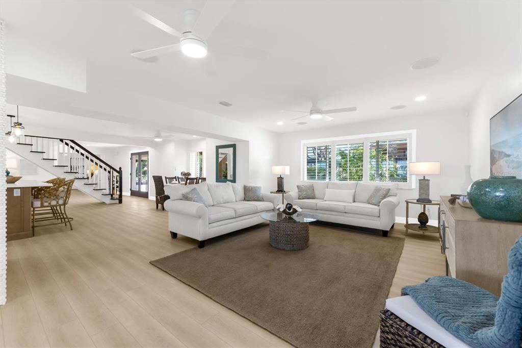 Dining room, Interior, Living room, Pendant Lights, Recessed Lighting, Wood Texture Flooring