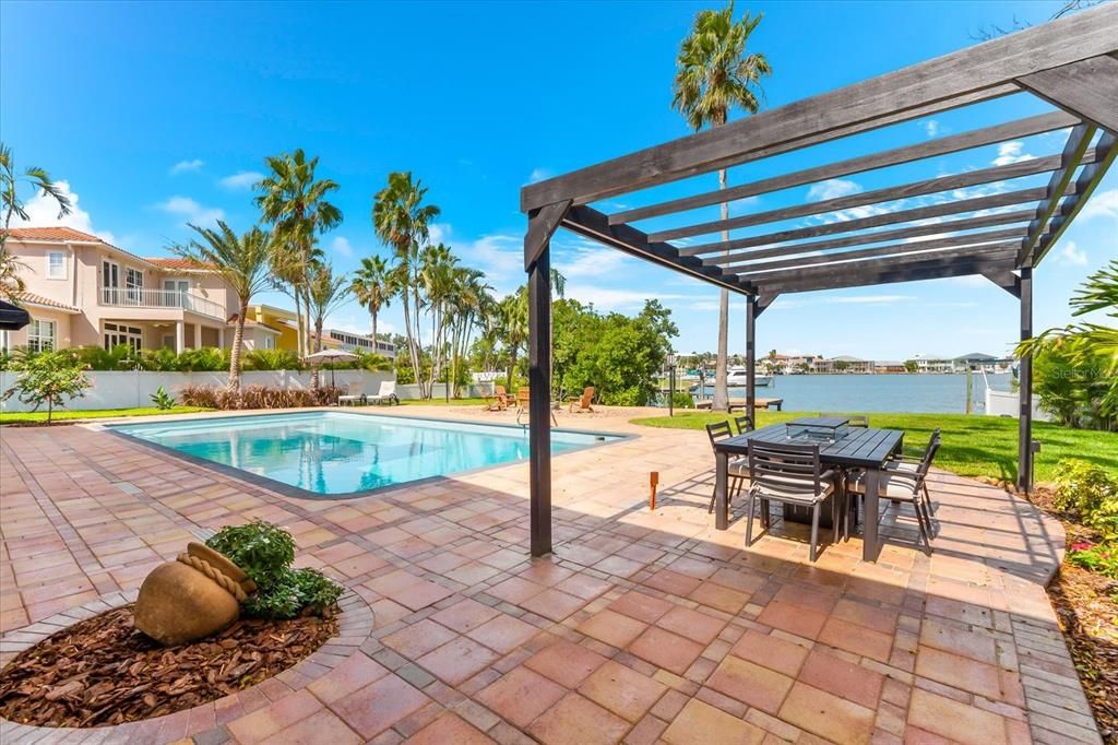 Exterior, Pool, Water