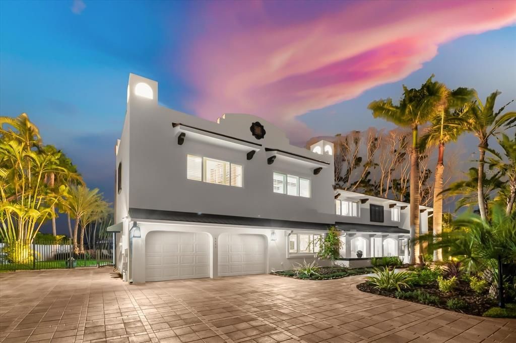 Attached, Exterior, Facade, Modern