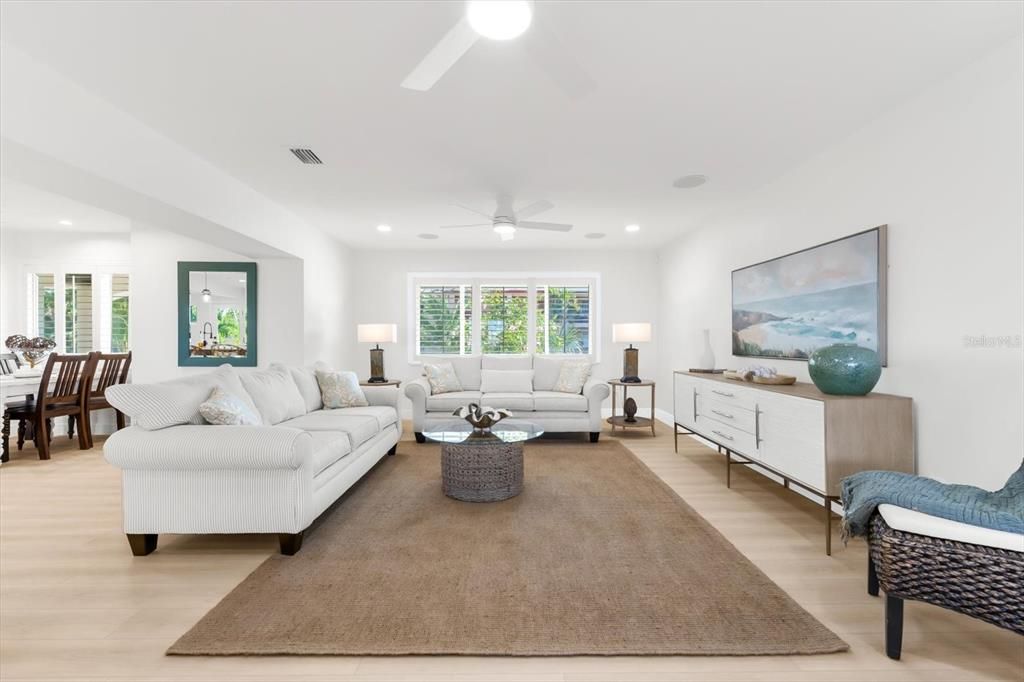 Dining room, Interior, Living room, Recessed Lighting, Wood Texture Flooring