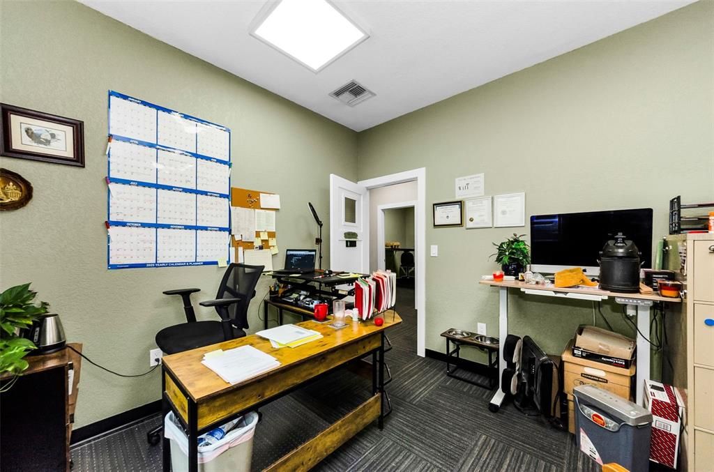 Home Office, Interior