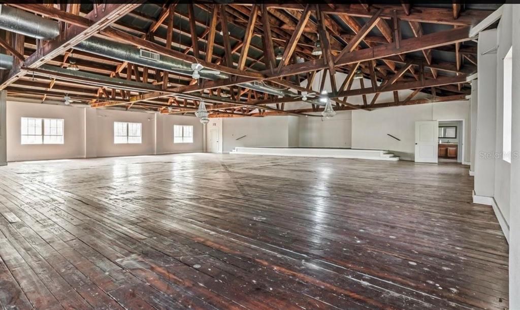 Empty room, Interior, Pendant Lights, Wooden Beams, Wood Texture Flooring