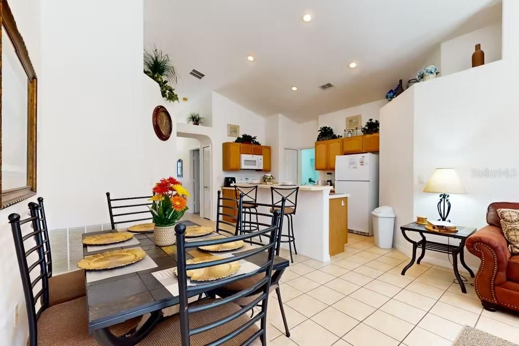 Dining room, Interior, Kitchen, Recessed Lighting