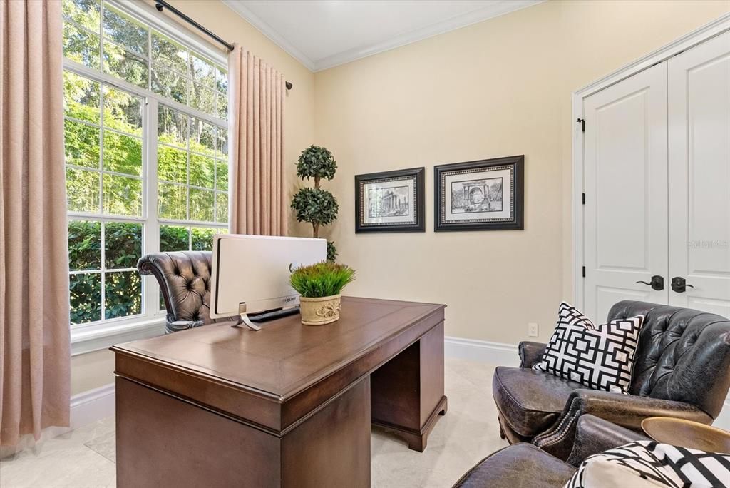 Home Office, Interior