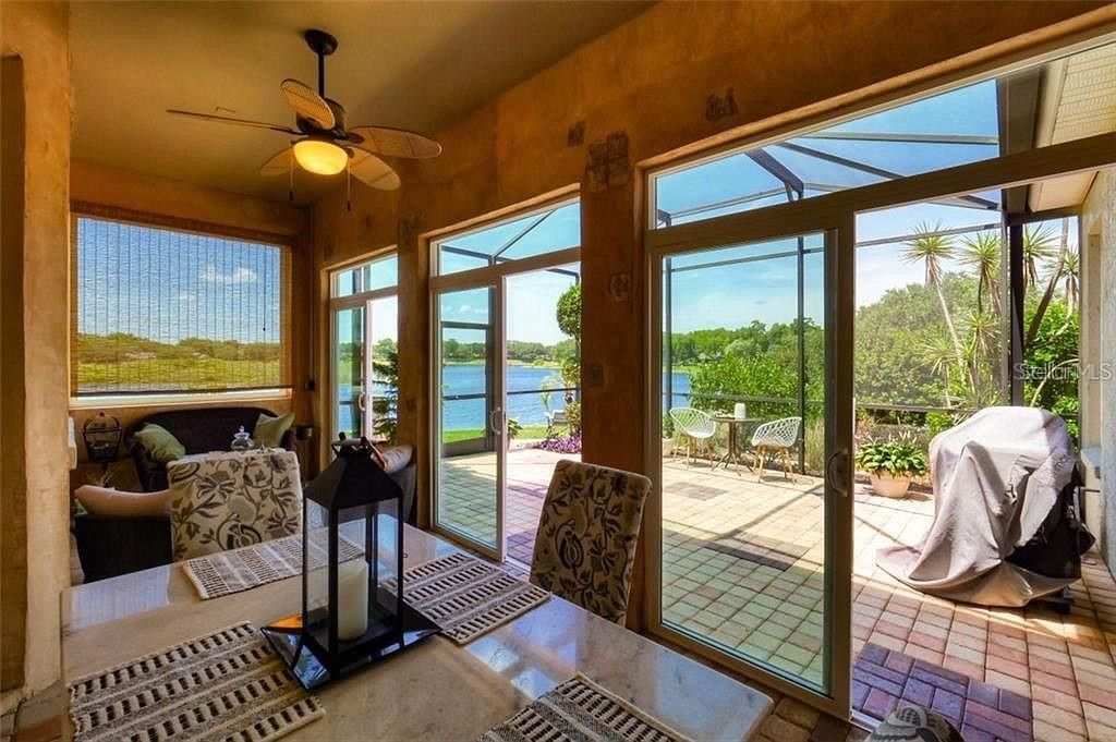 Interior, Sun Room, Water