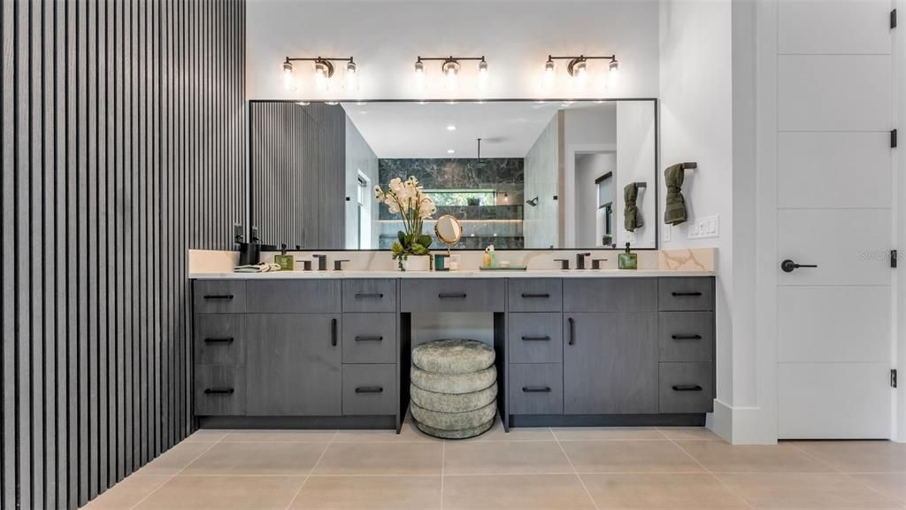 Bathroom, Dual Sink Vanities, Interior