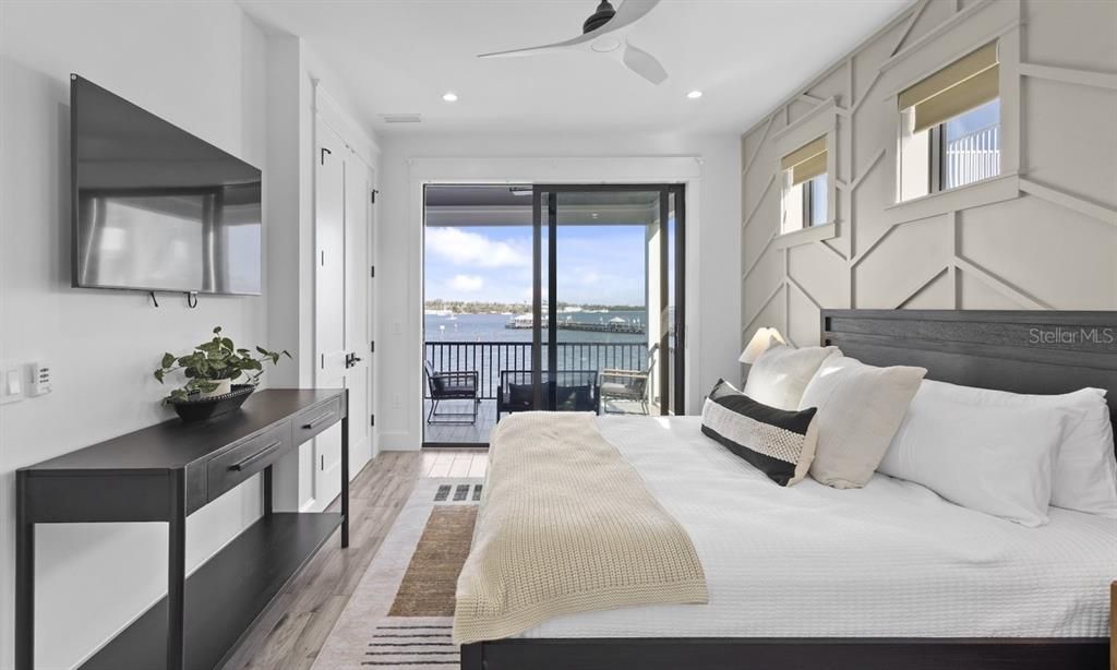 Bedroom, Interior, Recessed Lighting, Water, Wood Texture Flooring