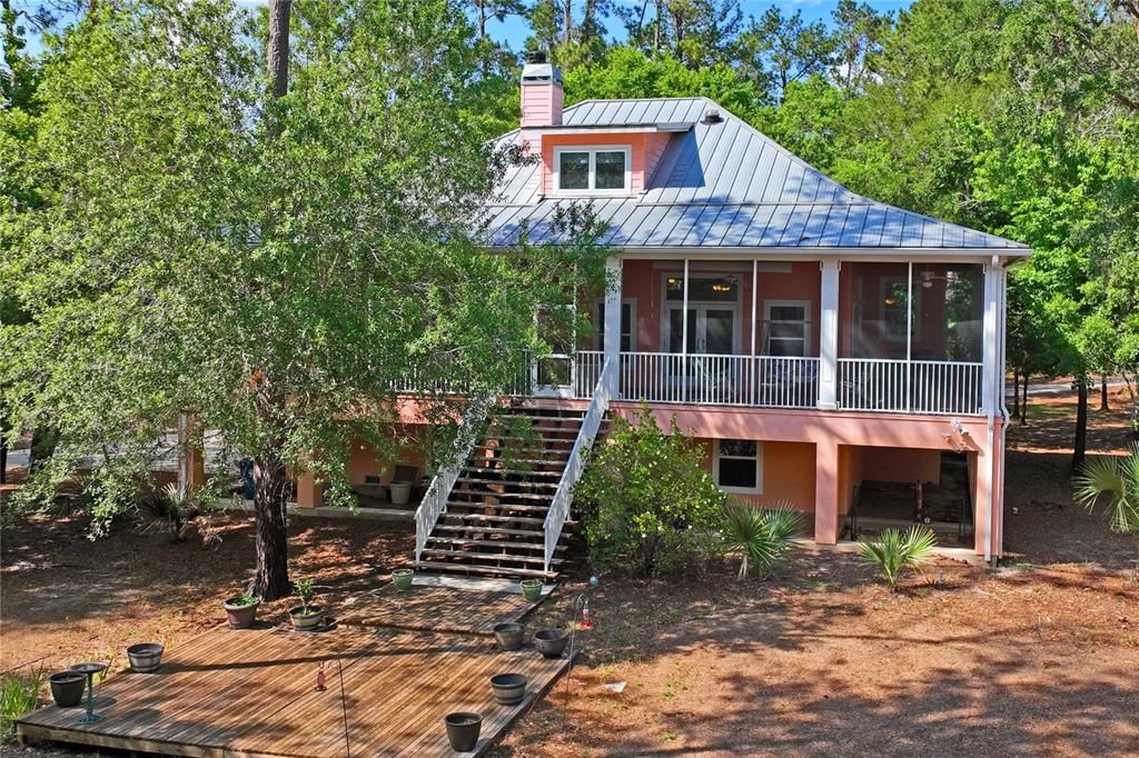 Exterior, Facade, Queen Anne Victorian