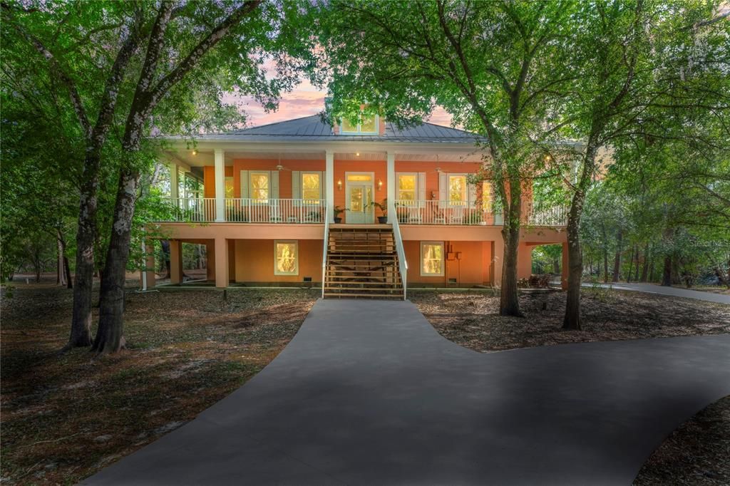 Backyard, Exterior, Facade, Modern