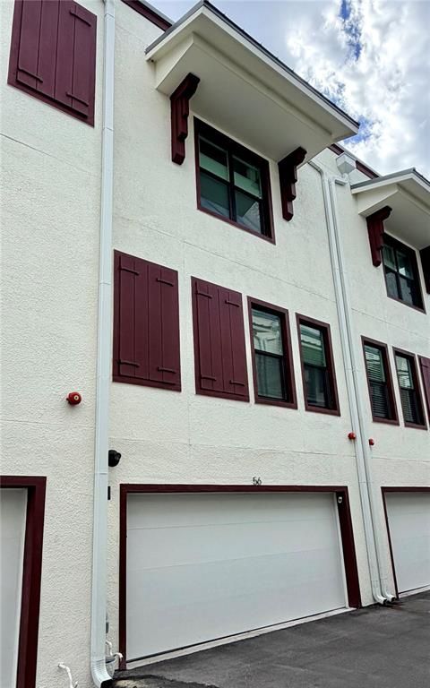 Attached, Exterior, Facade, Rowhouse