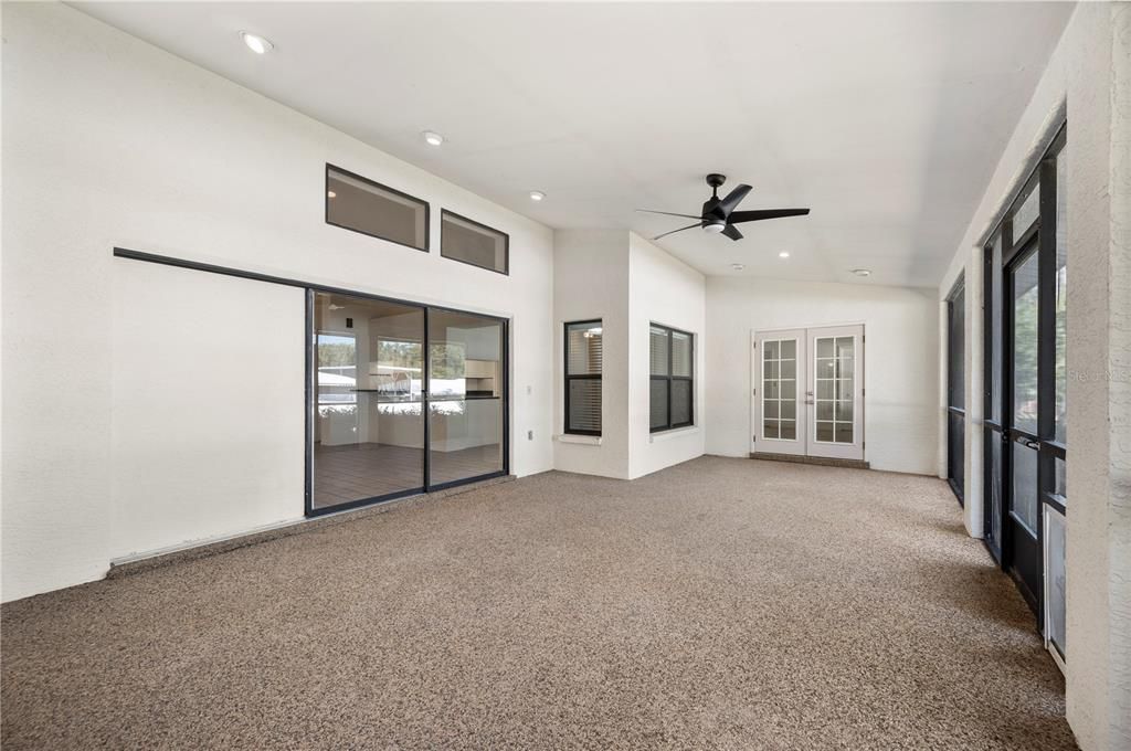 Empty room, Interior, Recessed Lighting