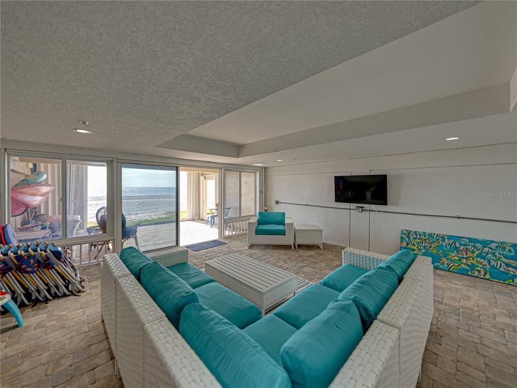 Interior, Living room, Recessed Lighting, Water