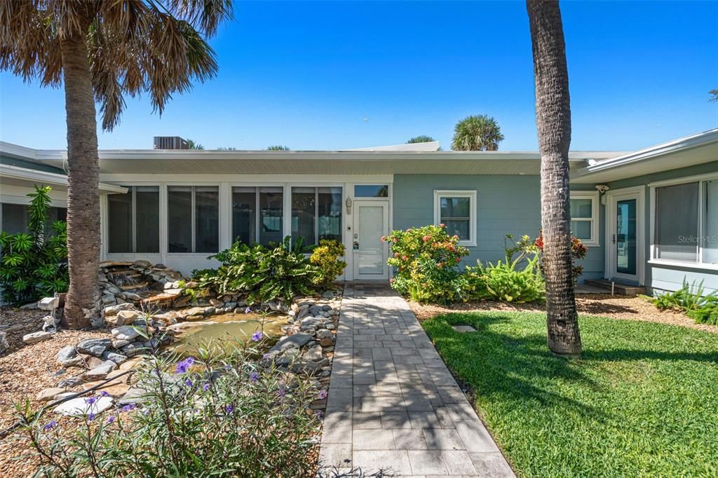 Exterior, Facade, Ranch