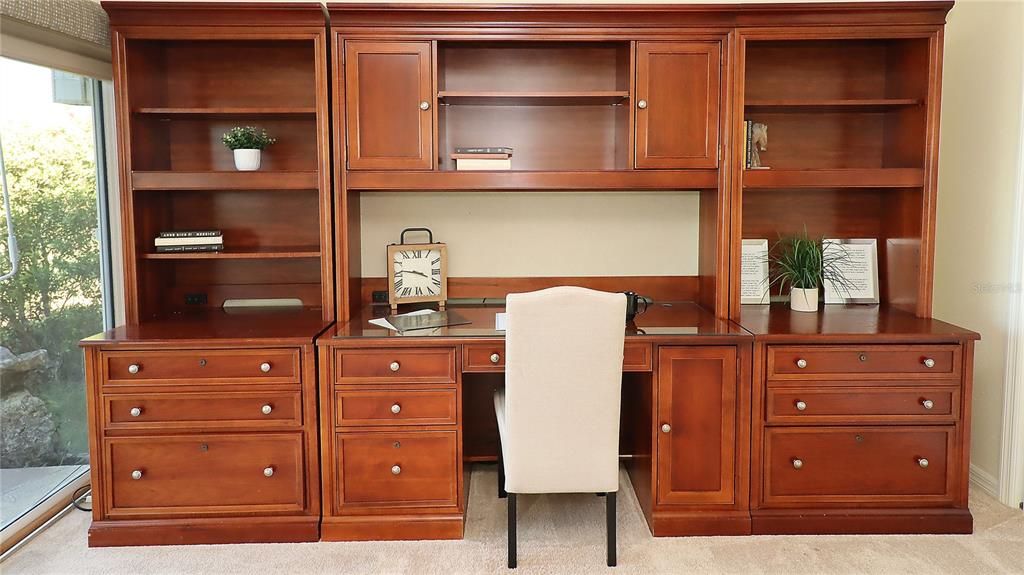 Home Office, Interior