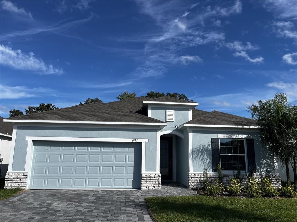 Attached, Exterior, Facade, Modern