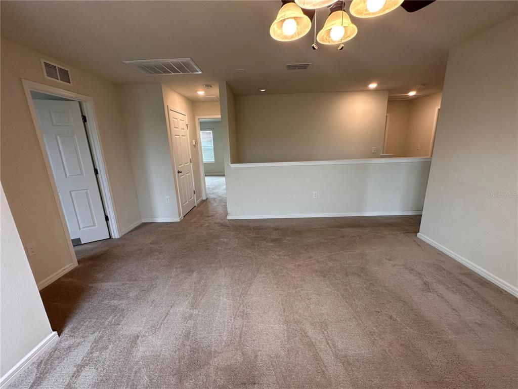 Empty room, Interior, Recessed Lighting