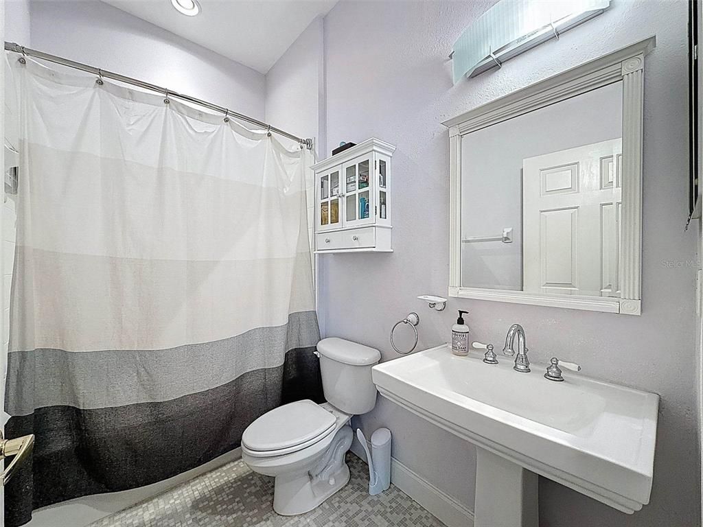 Bathroom, Interior, Recessed Lighting