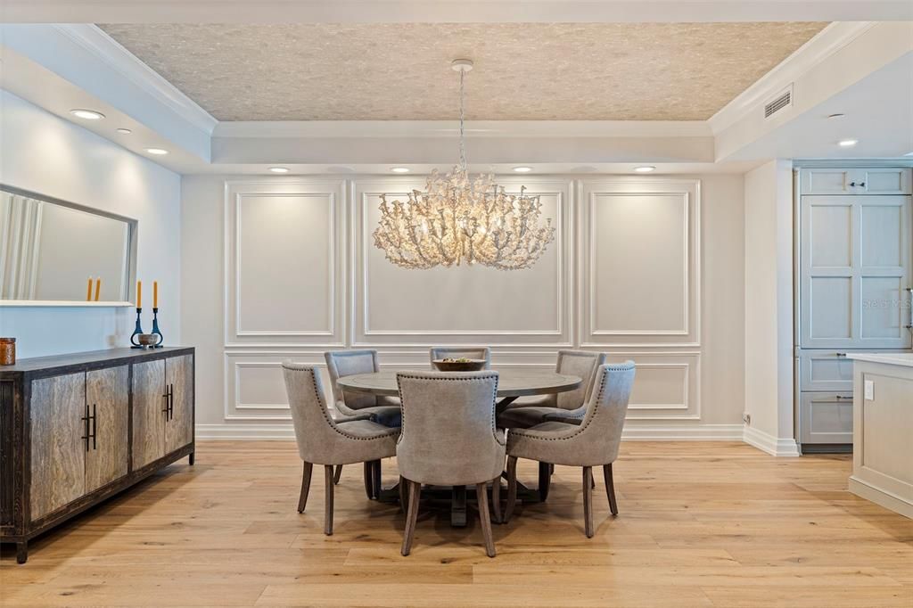 Chandelier, Dining room, Interior, Recessed Lighting, Wood Texture Flooring
