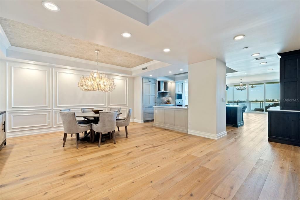 Chandelier, Dining room, Interior, Kitchen, Recessed Lighting, Wood Texture Flooring