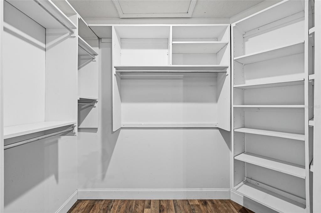 Interior, Walk-in Closets, Wood Texture Flooring