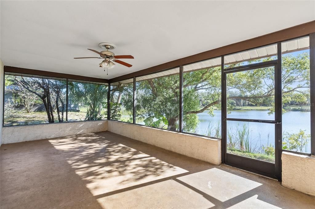Empty room, Interior, Sun Room, Water