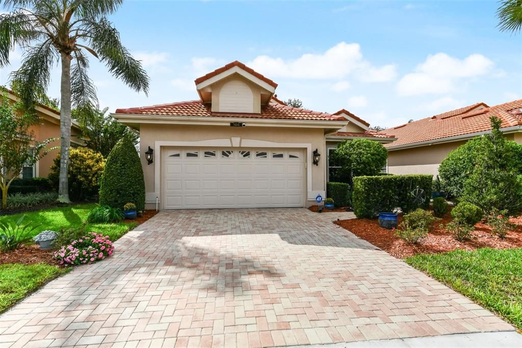 Attached, Exterior, Facade, Mediterranean