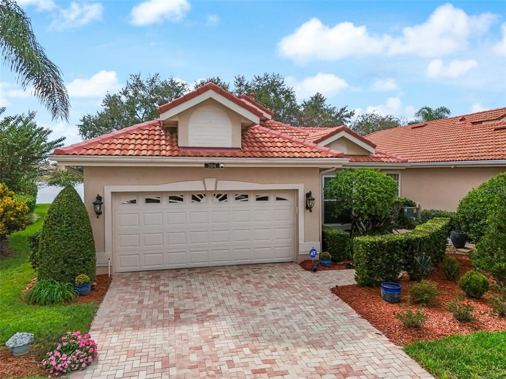 Attached, Exterior, Facade, Mediterranean