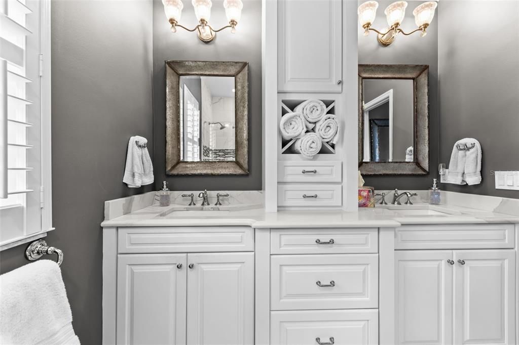 Bathroom, Dual Sink Vanities, Interior