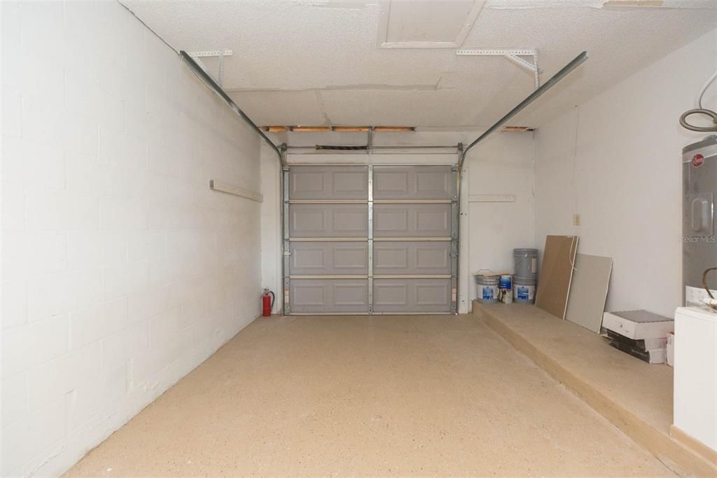 Garage, Interior