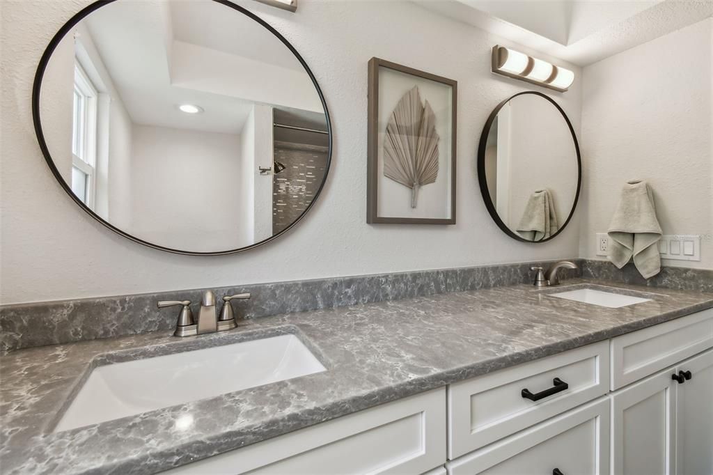 Bathroom, Dual Sink Vanities, Interior, Recessed Lighting
