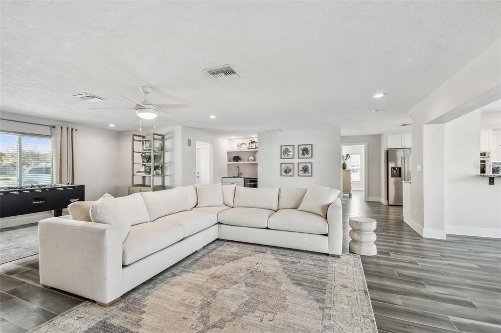 Interior, Living room, Recessed Lighting, Wood Texture Flooring