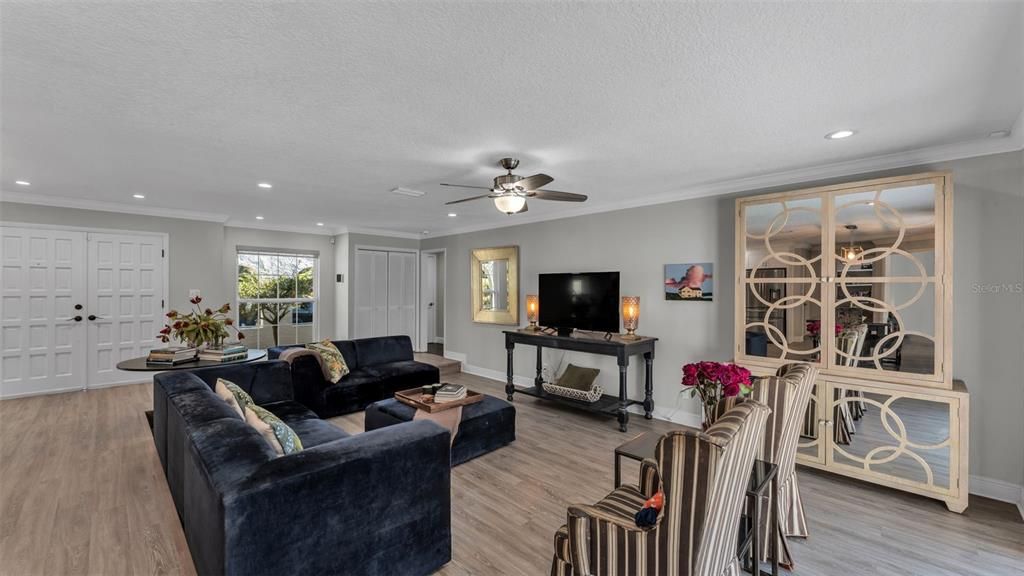 Interior, Living room, Recessed Lighting, Wood Texture Flooring