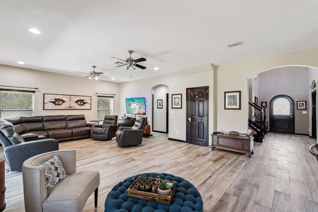 Interior, Living room, Recessed Lighting, Wood Texture Flooring