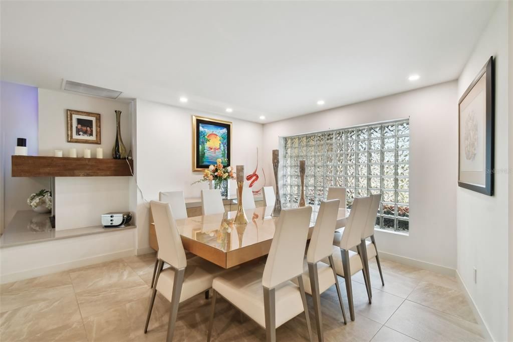 Dining room, Interior, Recessed Lighting