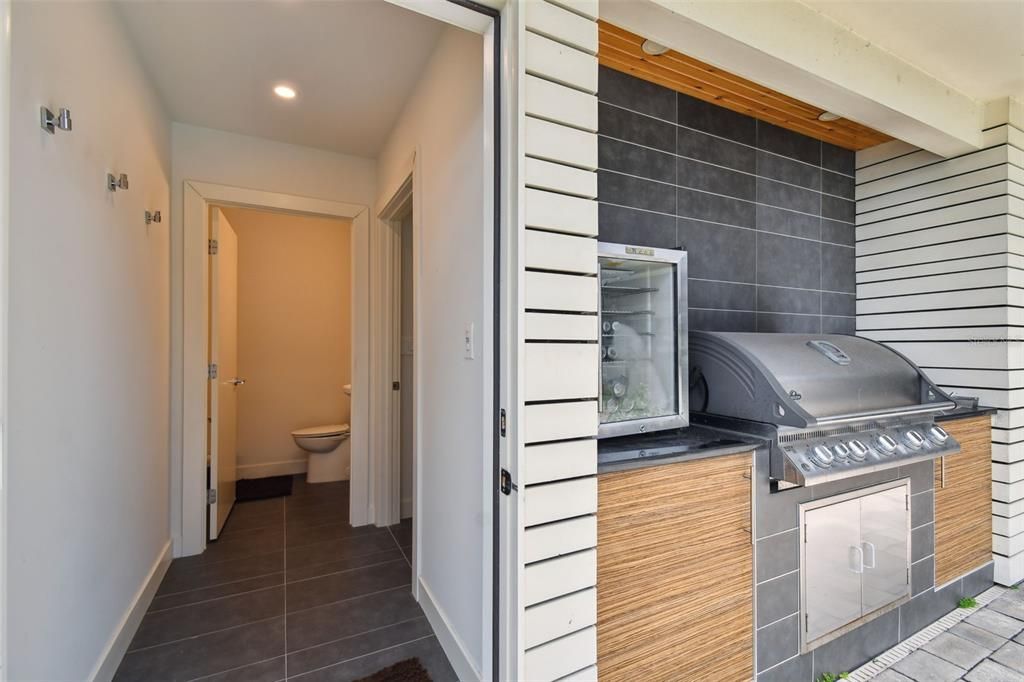 Bathroom, Interior, Recessed Lighting