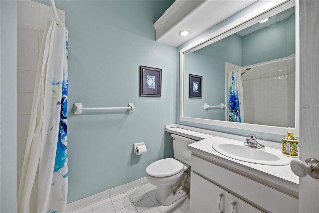 Bathroom, Interior, Recessed Lighting