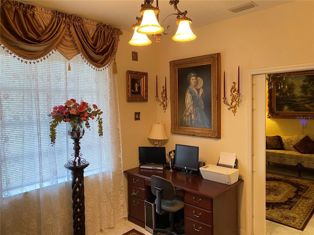 Home Office, Interior