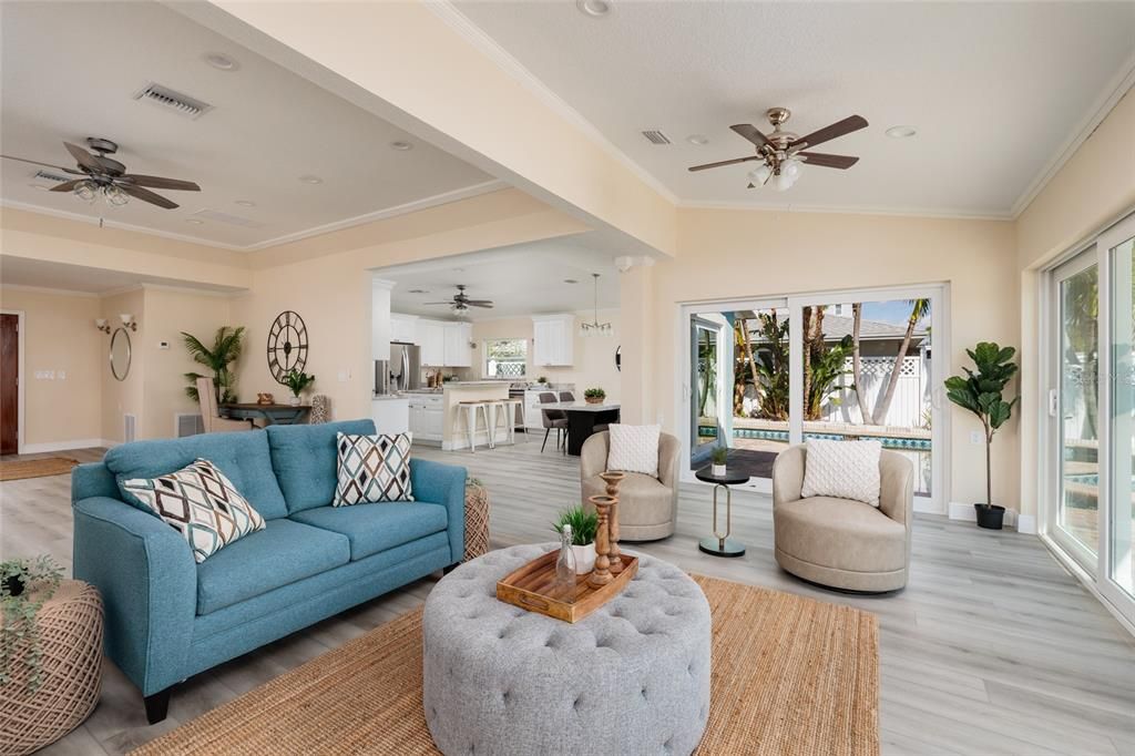 Dining room, Interior, Kitchen, Living room, Pendant Lights, Recessed Lighting, Wood Texture Flooring