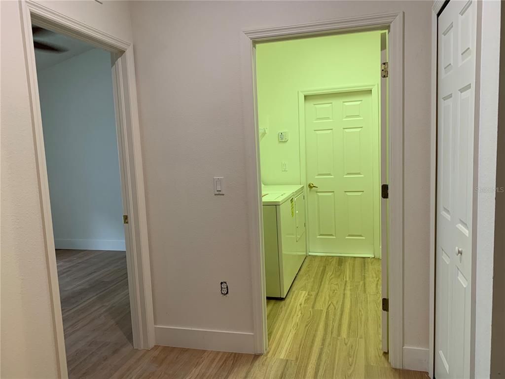 Interior, Washer, Wood Texture Flooring
